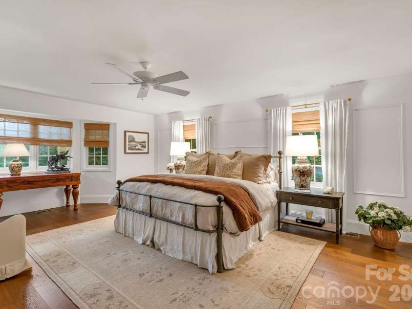 368 Green Hill Woods, Blowing Rock, NC 28605.  MLS# CAR4411772, YatesRealty ID 47263. Main-level primary suite