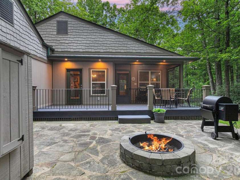 503 Cliff Ridge Drive, Cleveland, SC 29635.  MLS# CAR4418547, YatesRealty ID 47265. 