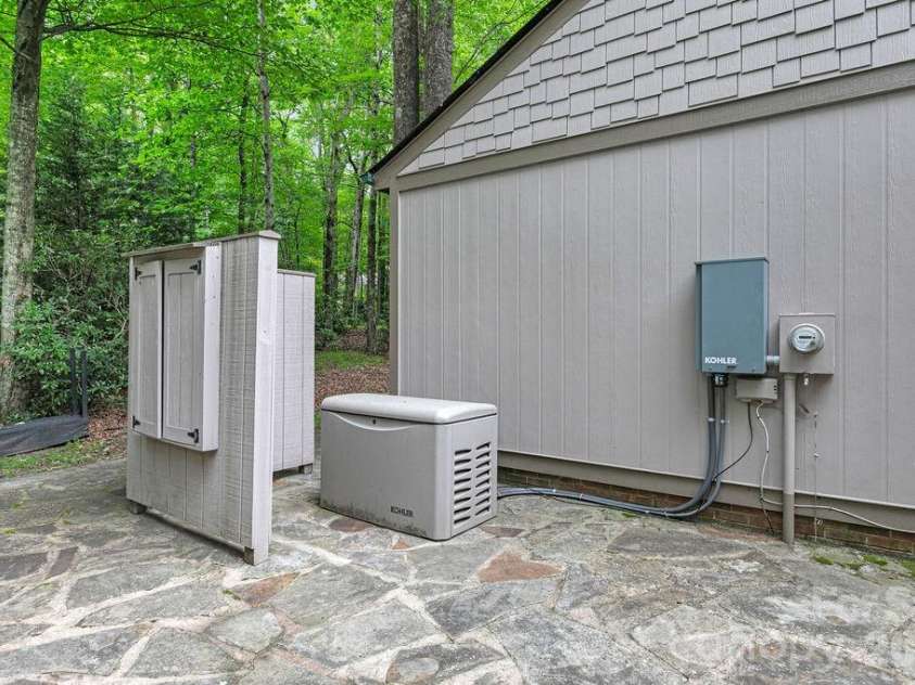 503 Cliff Ridge Drive, Cleveland, SC 29635.  MLS# CAR4418547, YatesRealty ID 47265. Generac house generator