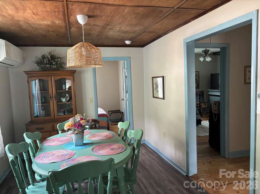 54 Jaimes Lane, Bakersville, NC 28705.  MLS# CAR4418961, YatesRealty ID 47269. 