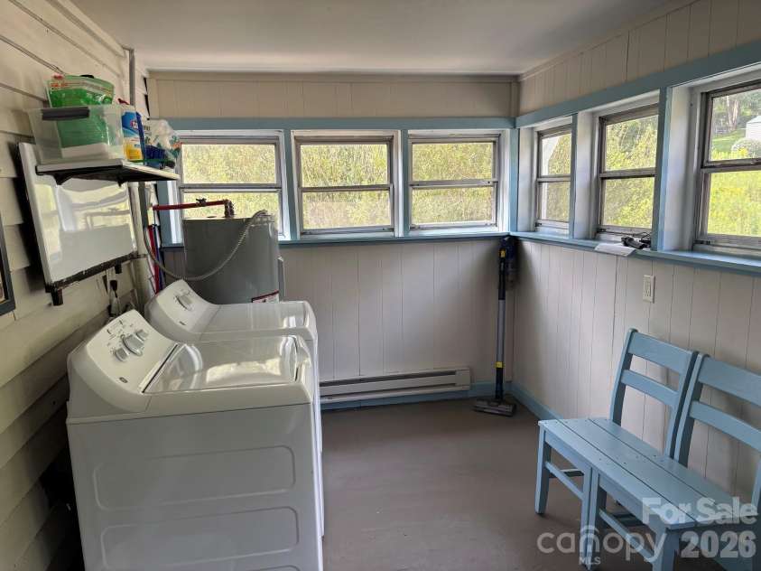 54 Jaimes Lane, Bakersville, NC 28705.  MLS# CAR4418961, YatesRealty ID 47269. 