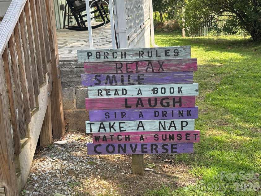 54 Jaimes Lane, Bakersville, NC 28705.  MLS# CAR4418961, YatesRealty ID 47269. 