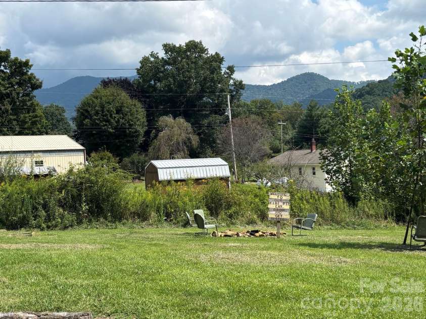 54 Jaimes Lane, Bakersville, NC 28705.  MLS# CAR4418961, YatesRealty ID 47269. 