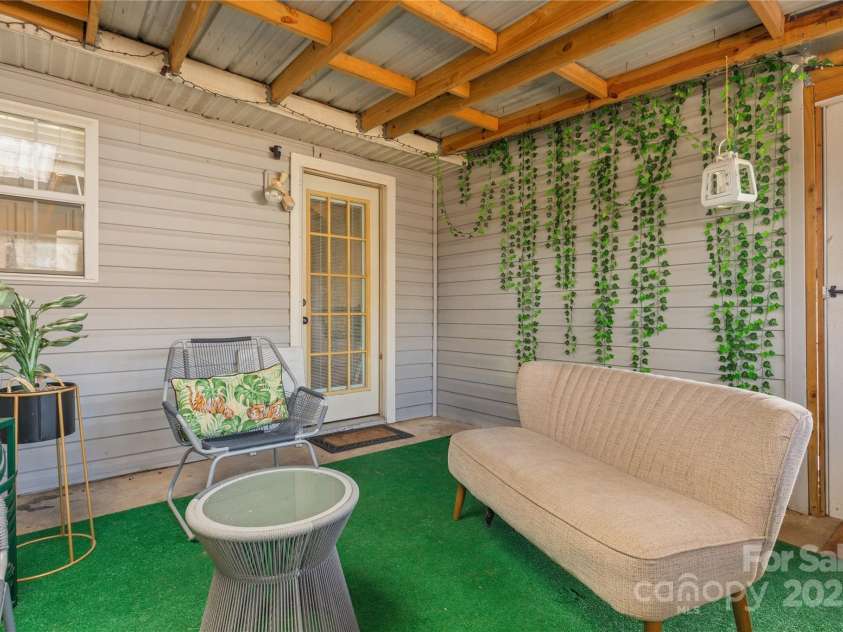 333 Oakview Park Road, Asheville, NC 28803.  MLS# CAR4327204, YatesRealty ID 4727. 