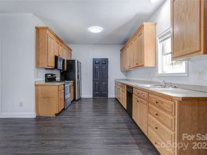 6549 Wesbrook Drive, Charlotte, NC 28214.  MLS# CAR4243608, YatesRealty ID 4727. 