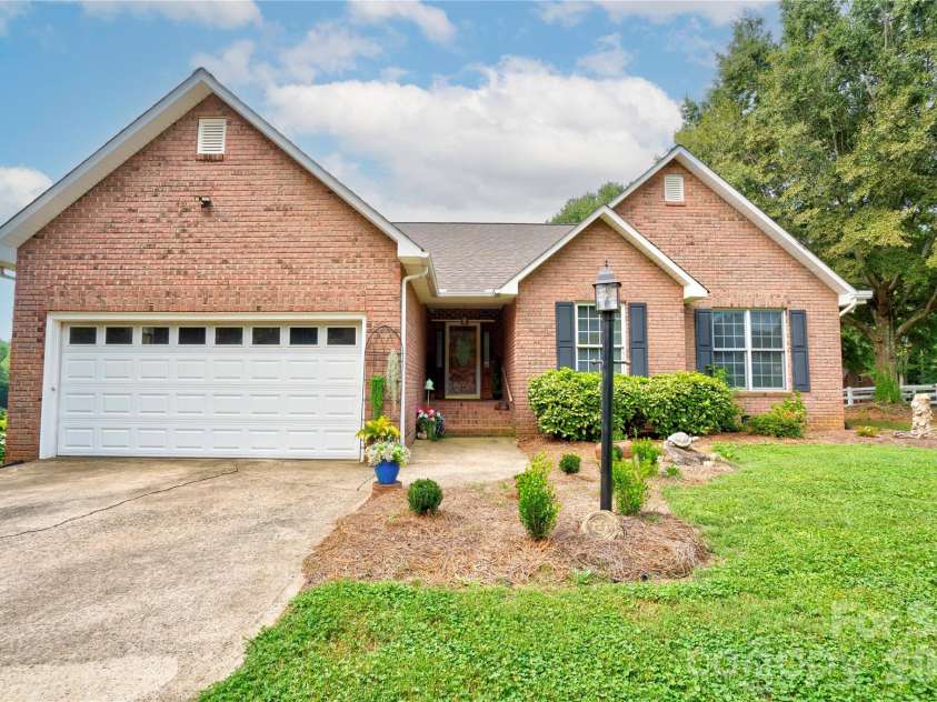 8 Charger Court, Shelby, NC 28152.  MLS# CAR4418696, YatesRealty ID 47270. Front
