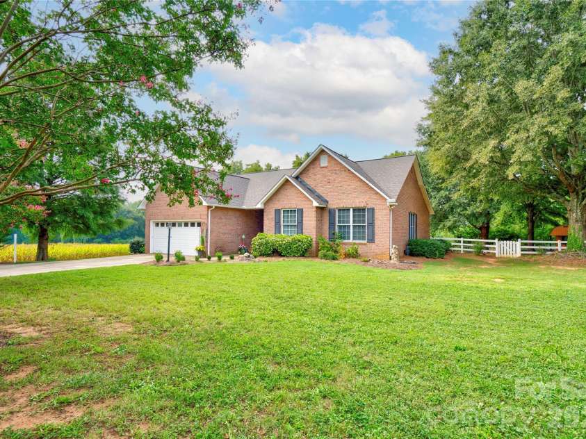 8 Charger Court, Shelby, NC 28152.  MLS# CAR4418696, YatesRealty ID 47270. Front Left