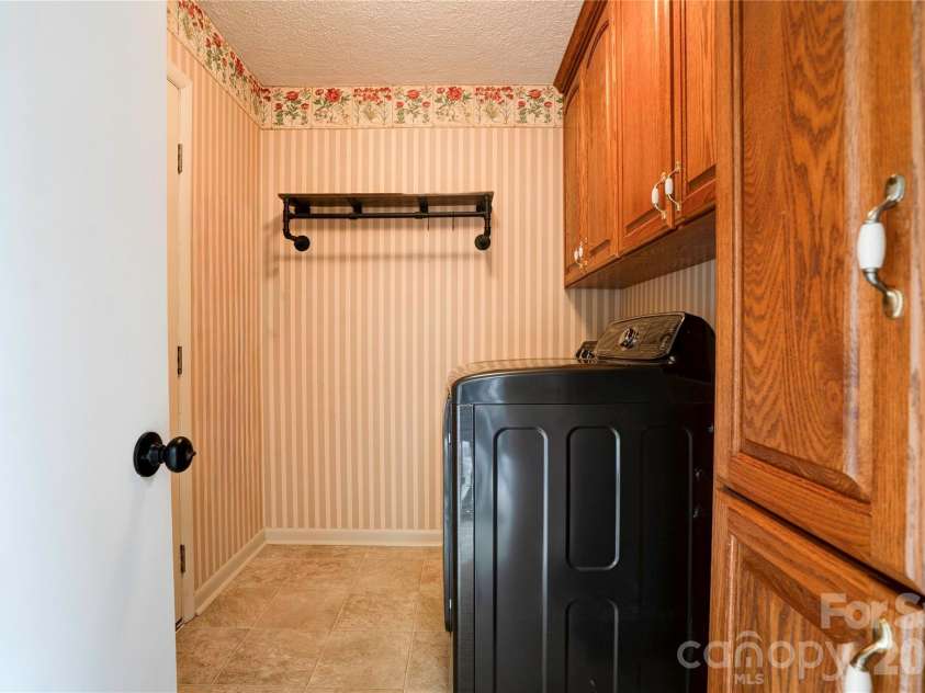 8 Charger Court, Shelby, NC 28152.  MLS# CAR4418696, YatesRealty ID 47270. Laundry Room