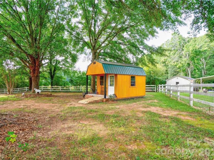 8 Charger Court, Shelby, NC 28152.  MLS# CAR4418696, YatesRealty ID 47270. Storage Building