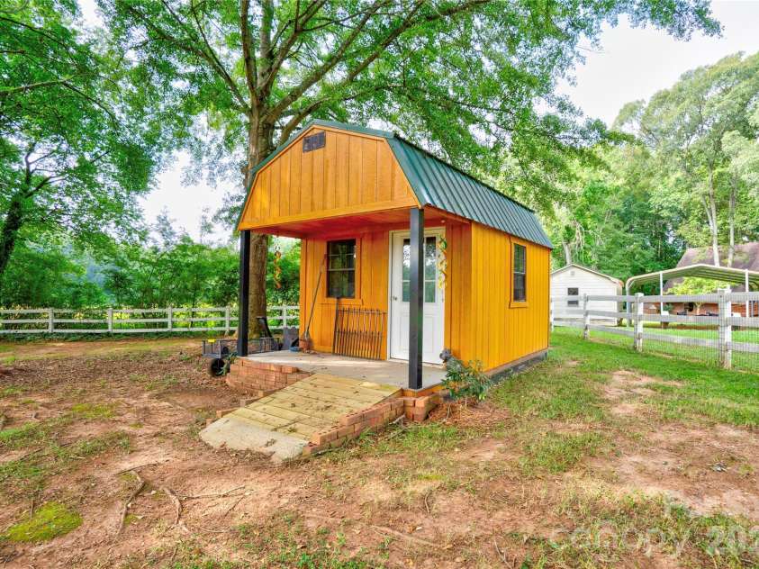 8 Charger Court, Shelby, NC 28152.  MLS# CAR4418696, YatesRealty ID 47270. Storage Building
