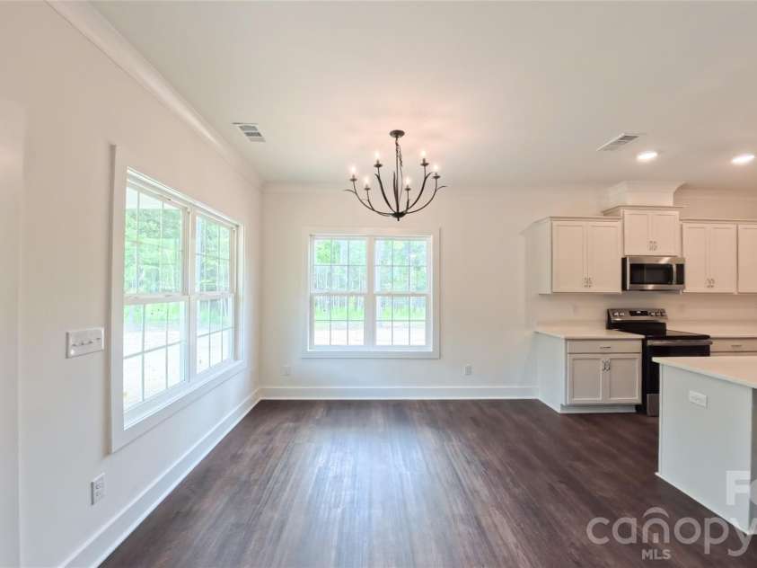 3155 Meadowcrest Drive, Clover, SC 29710.  MLS# CAR4416022, YatesRealty ID 47273. Breakfast area