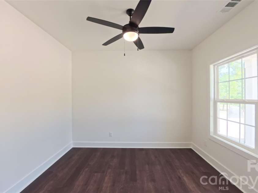 3155 Meadowcrest Drive, Clover, SC 29710.  MLS# CAR4416022, YatesRealty ID 47273. Flex Room