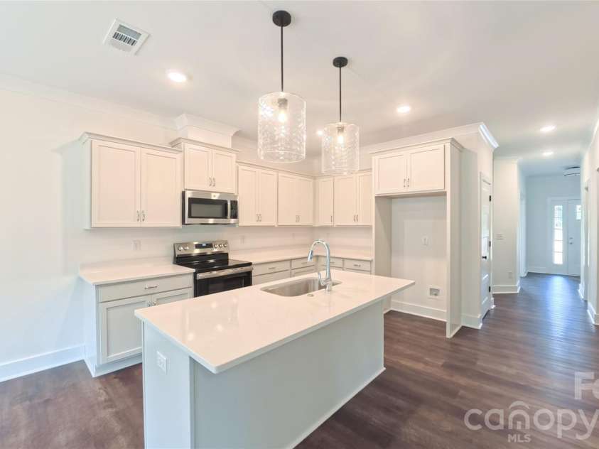 3155 Meadowcrest Drive, Clover, SC 29710.  MLS# CAR4416022, YatesRealty ID 47273. Kitchen