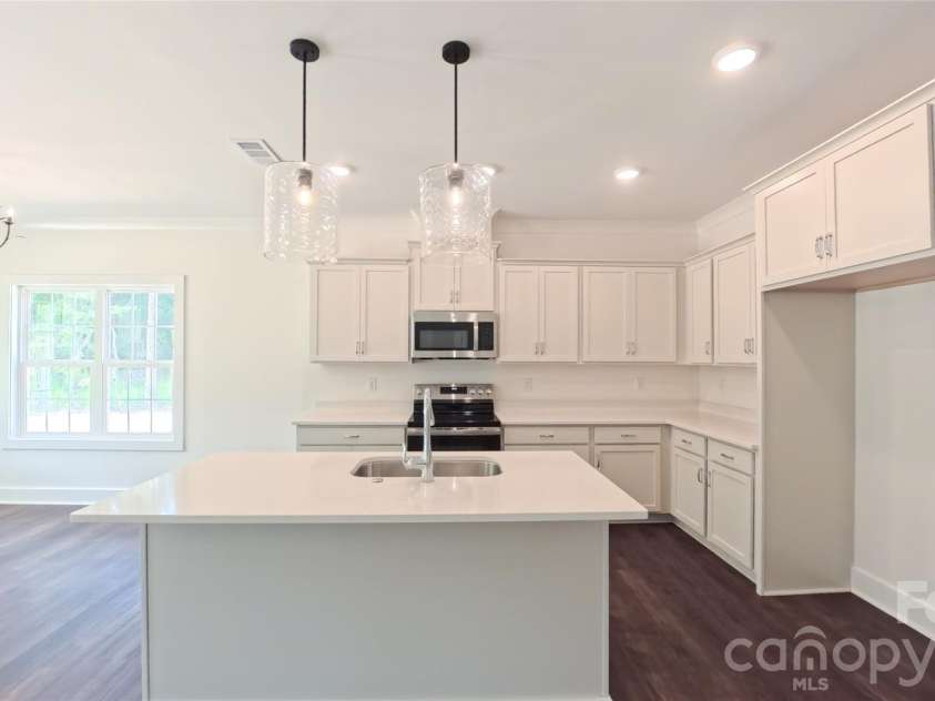 3155 Meadowcrest Drive, Clover, SC 29710.  MLS# CAR4416022, YatesRealty ID 47273. Kitchen