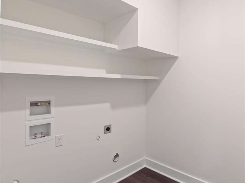 3155 Meadowcrest Drive, Clover, SC 29710.  MLS# CAR4416022, YatesRealty ID 47273. Laundry Room
