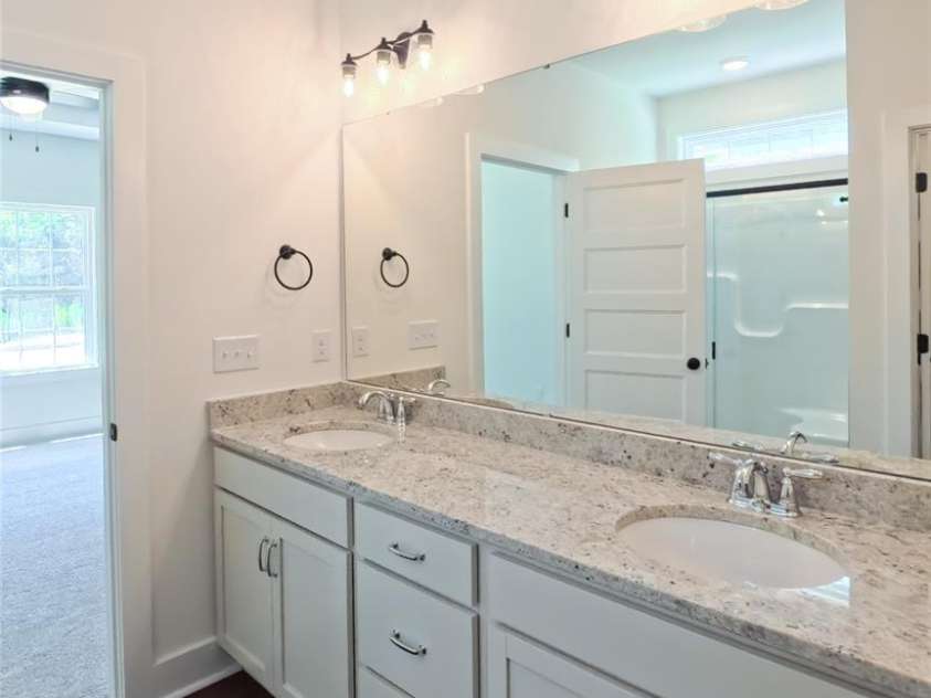 3155 Meadowcrest Drive, Clover, SC 29710.  MLS# CAR4416022, YatesRealty ID 47273. Primary Bathroom