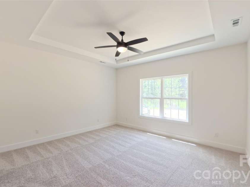 3155 Meadowcrest Drive, Clover, SC 29710.  MLS# CAR4416022, YatesRealty ID 47273. Primary Suite