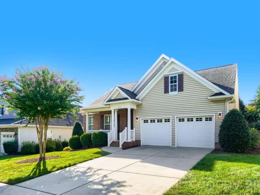 18311 Glenealy Drive, Cornelius, NC 28031.  MLS# CAR4418635, YatesRealty ID 47274. 
