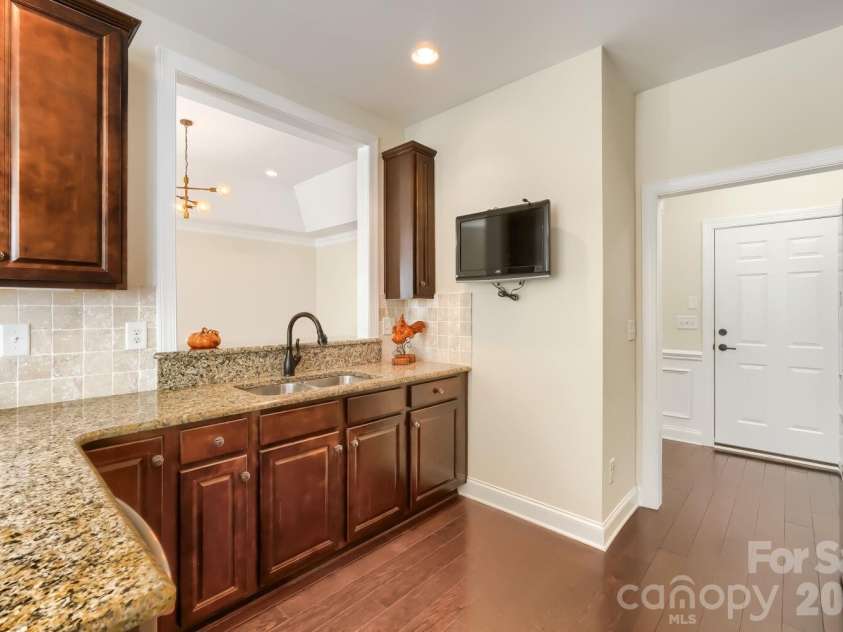 18311 Glenealy Drive, Cornelius, NC 28031.  MLS# CAR4418635, YatesRealty ID 47274. 