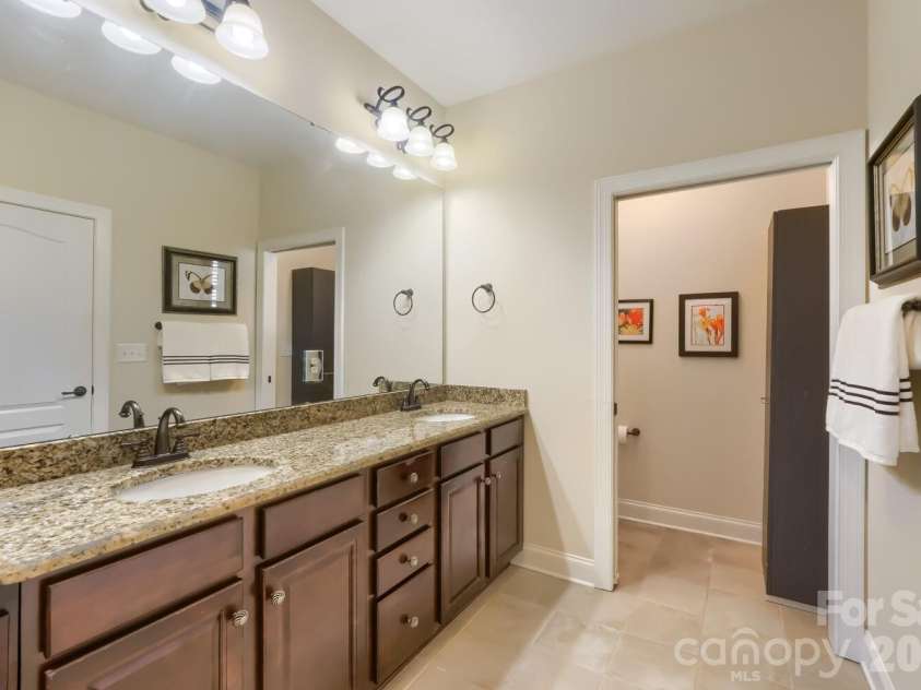 18311 Glenealy Drive, Cornelius, NC 28031.  MLS# CAR4418635, YatesRealty ID 47274. 
