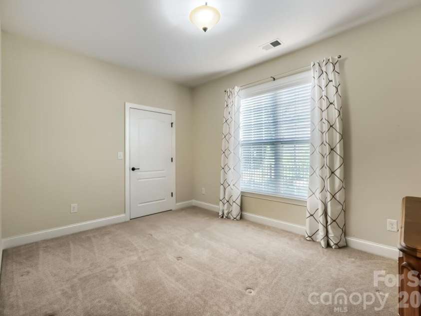 18311 Glenealy Drive, Cornelius, NC 28031.  MLS# CAR4418635, YatesRealty ID 47274. 