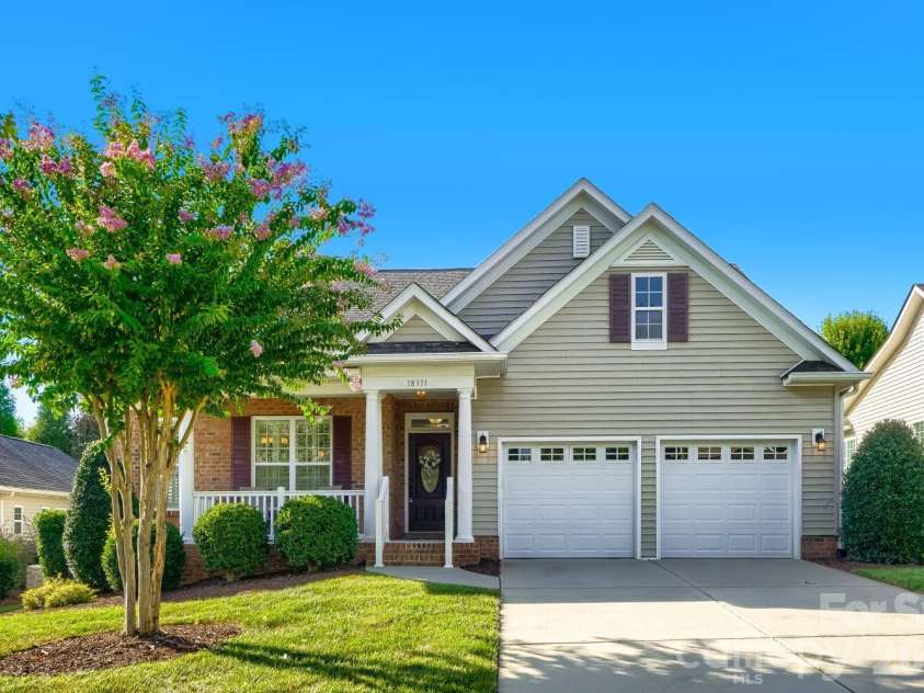 18311 Glenealy Drive, Cornelius, NC 28031.  MLS# CAR4418635, YatesRealty ID 47274. 