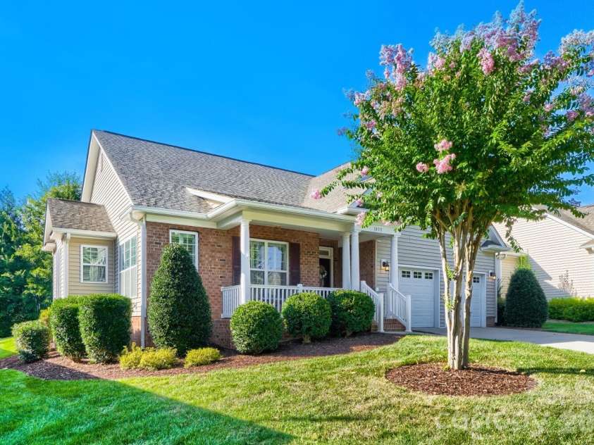 18311 Glenealy Drive, Cornelius, NC 28031.  MLS# CAR4418635, YatesRealty ID 47274. 