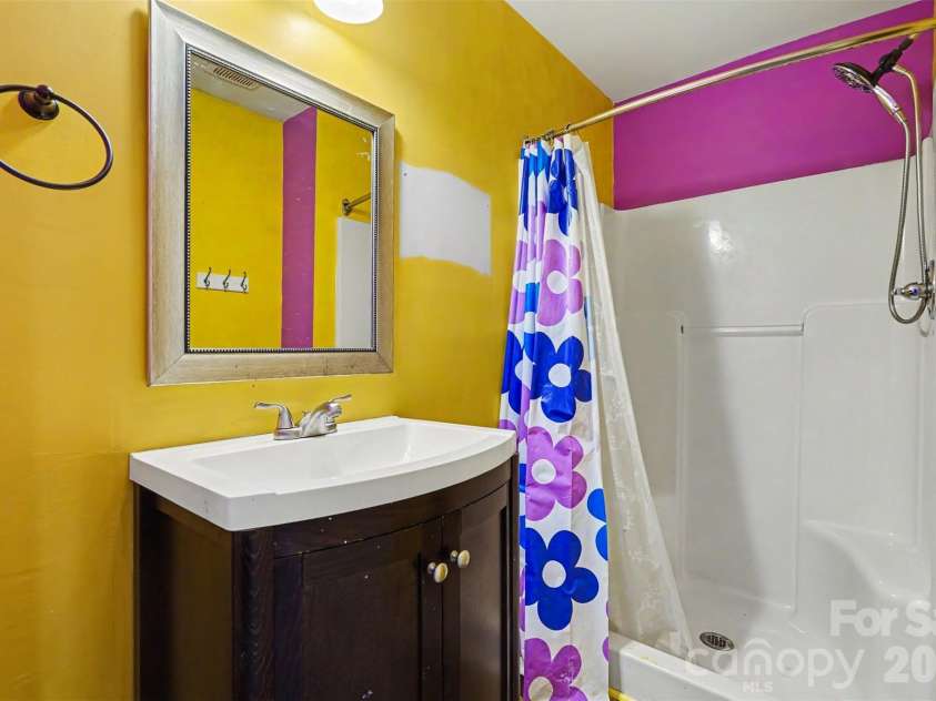 227 Cauthen Street, Heath Springs, SC 29058.  MLS# CAR4404918, YatesRealty ID 47275. Bathroom 2
