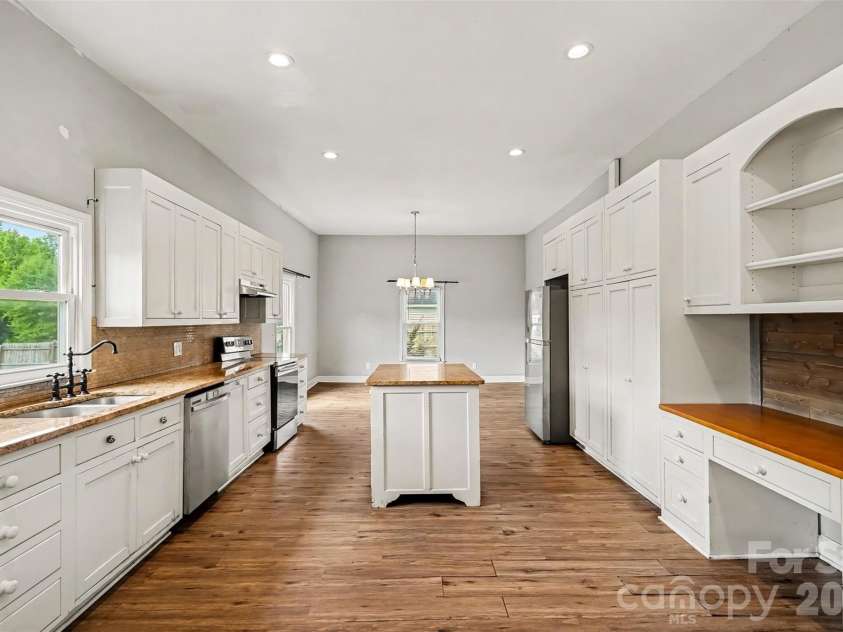227 Cauthen Street, Heath Springs, SC 29058.  MLS# CAR4404918, YatesRealty ID 47275. Kitchen