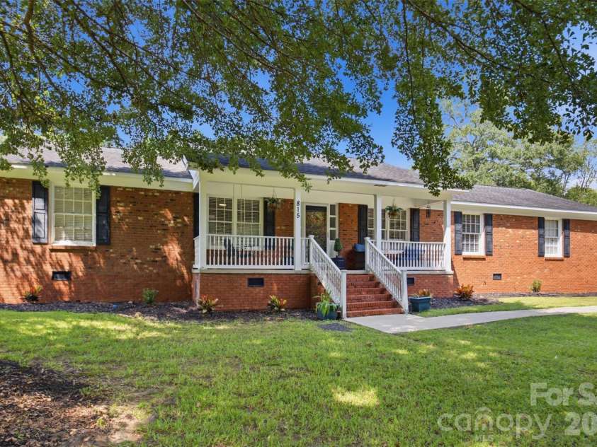 815 Lakeside Circle, Lancaster, SC 29720.  MLS# CAR4419047, YatesRealty ID 47276. 