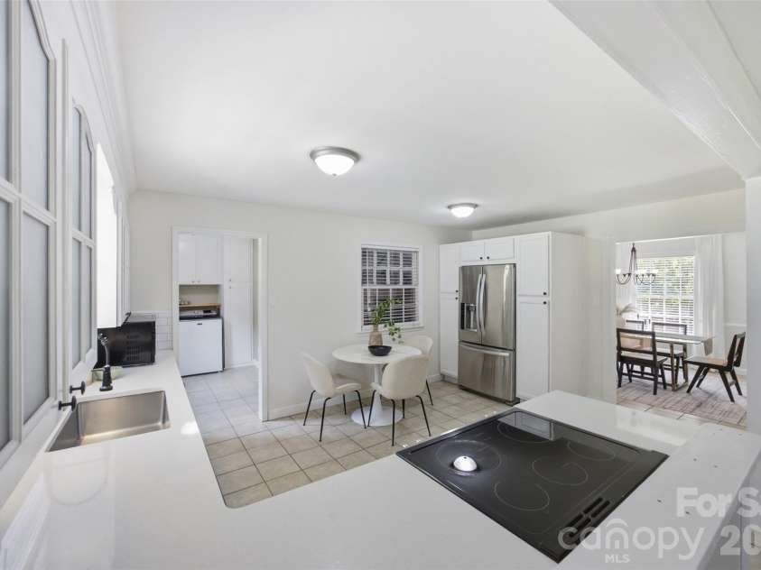 815 Lakeside Circle, Lancaster, SC 29720.  MLS# CAR4419047, YatesRealty ID 47276. 