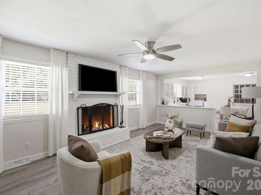 815 Lakeside Circle, Lancaster, SC 29720.  MLS# CAR4419047, YatesRealty ID 47276. 