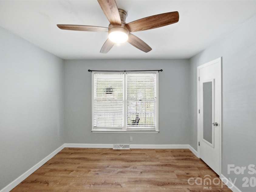 815 Lakeside Circle, Lancaster, SC 29720.  MLS# CAR4419047, YatesRealty ID 47276. 