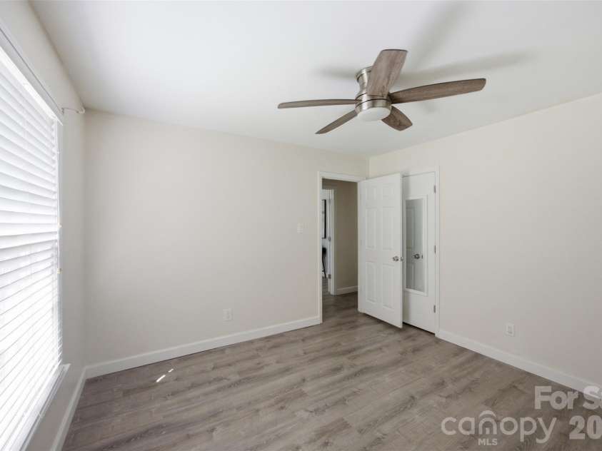 815 Lakeside Circle, Lancaster, SC 29720.  MLS# CAR4419047, YatesRealty ID 47276. 