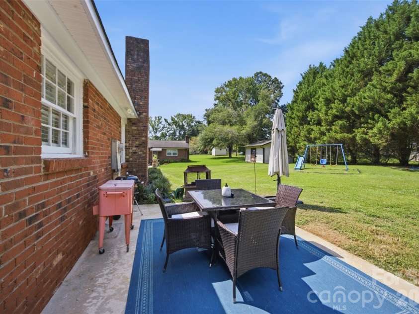 815 Lakeside Circle, Lancaster, SC 29720.  MLS# CAR4419047, YatesRealty ID 47276. 