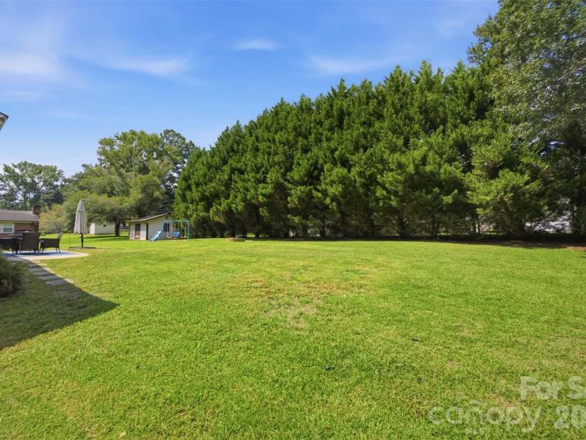 815 Lakeside Circle, Lancaster, SC 29720.  MLS# CAR4419047, YatesRealty ID 47276. 