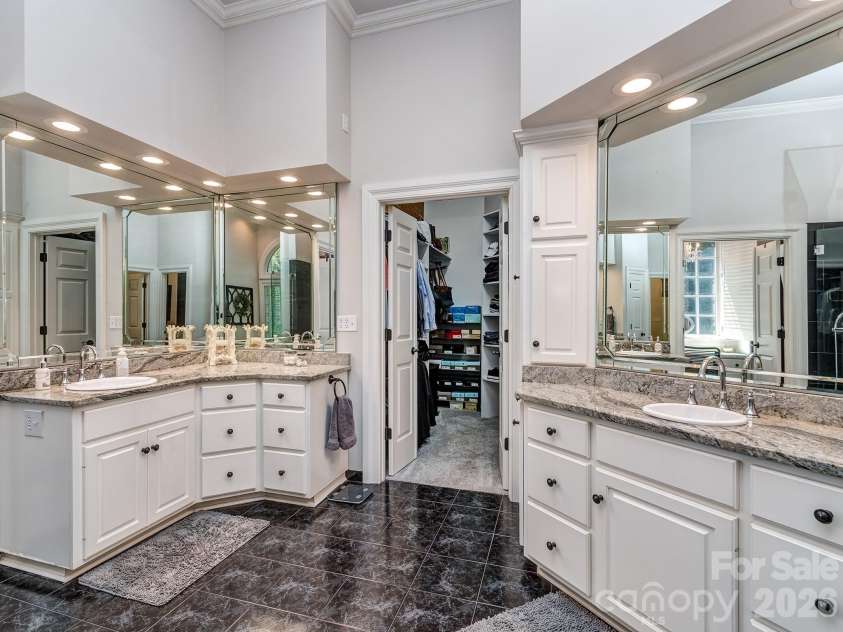 5904 Cabell View Court, Charlotte, NC 28277.  MLS# CAR4403419, YatesRealty ID 47277. 