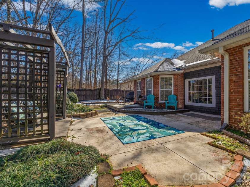 124 Zimmerman Drive, Fort Mill, SC 29708.  MLS# CAR4341196, YatesRealty ID 4728. 