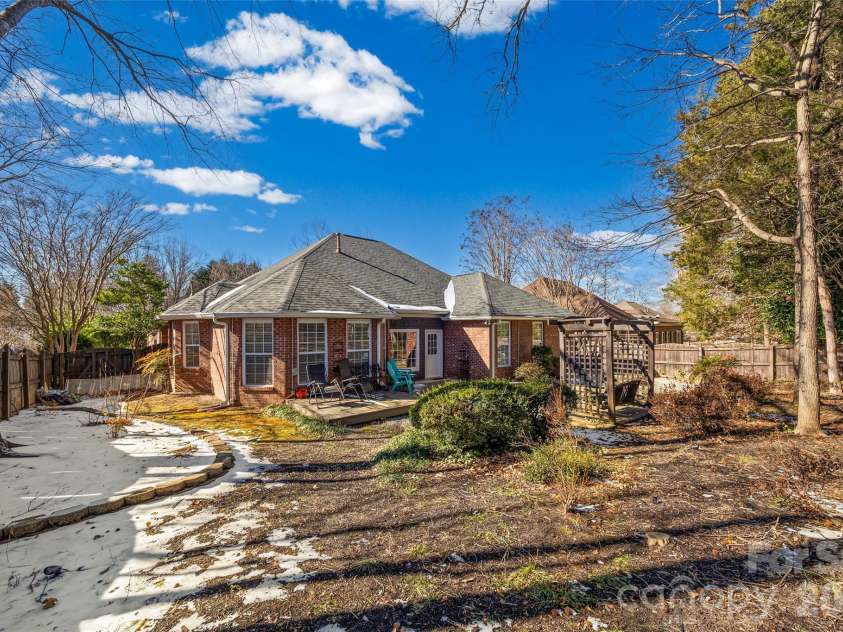 124 Zimmerman Drive, Fort Mill, SC 29708.  MLS# CAR4341196, YatesRealty ID 4728. 