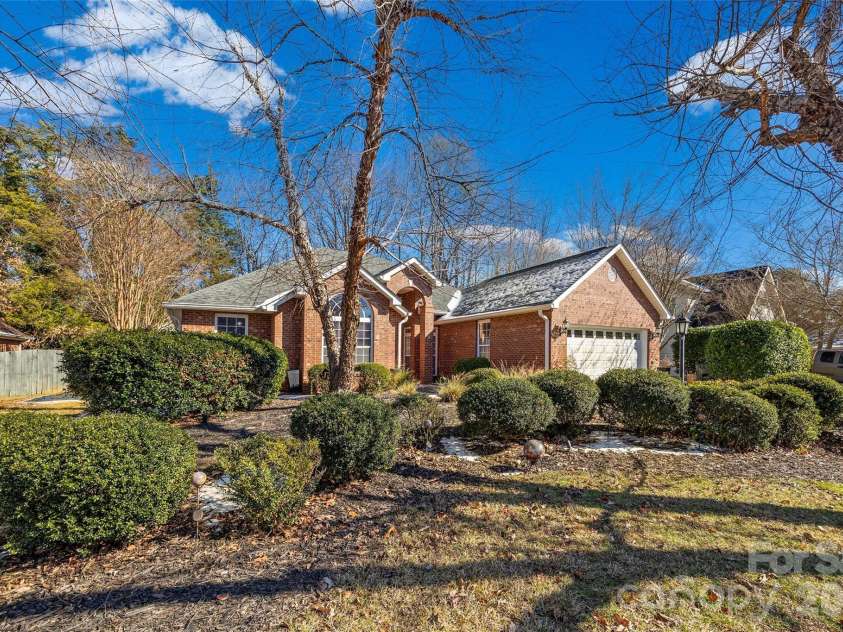 124 Zimmerman Drive, Fort Mill, SC 29708.  MLS# CAR4341196, YatesRealty ID 4728. 