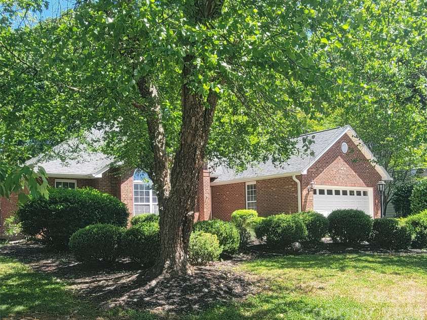 124 Zimmerman Drive, Fort Mill, SC 29708.  MLS# CAR4341196, YatesRealty ID 4728. 