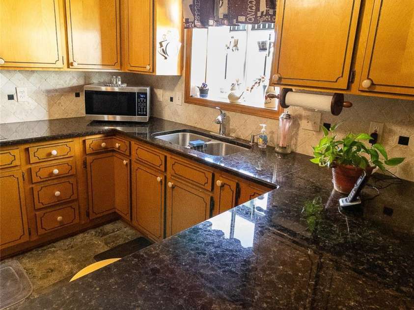 535 Holly Ridge Road, Grover, NC 28073.  MLS# CAR4183886, YatesRealty ID 4728. Kitchen