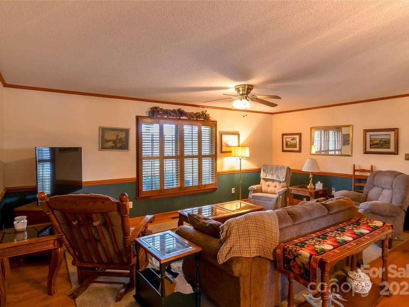 535 Holly Ridge Road, Grover, NC 28073.  MLS# CAR4183886, YatesRealty ID 4728. Living Room