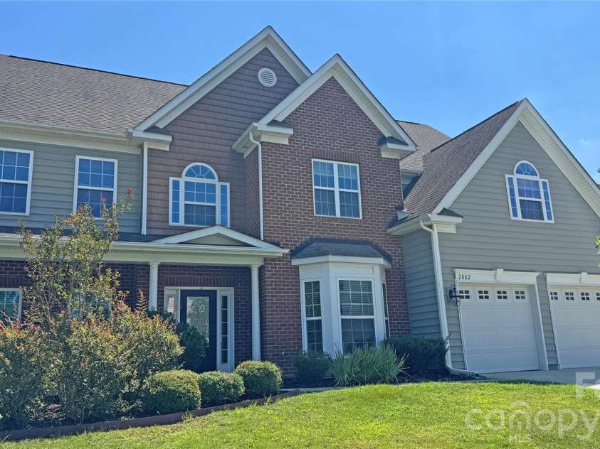 2082 Feldspar Drive, Davidson, NC 28036.  MLS# CAR4418726, YatesRealty ID 47280. 