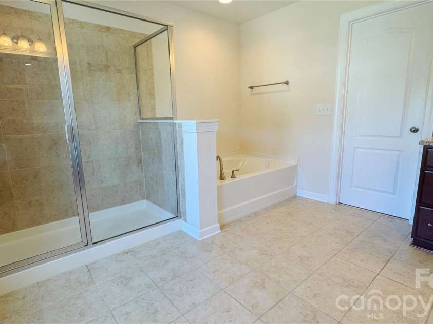 2082 Feldspar Drive, Davidson, NC 28036.  MLS# CAR4418726, YatesRealty ID 47280. 