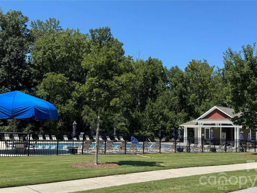 2082 Feldspar Drive, Davidson, NC 28036.  MLS# CAR4418726, YatesRealty ID 47280. 