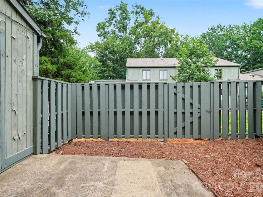 6144 Bent Tree Court, Charlotte, NC 28212.  MLS# CAR4419080, YatesRealty ID 47282. 