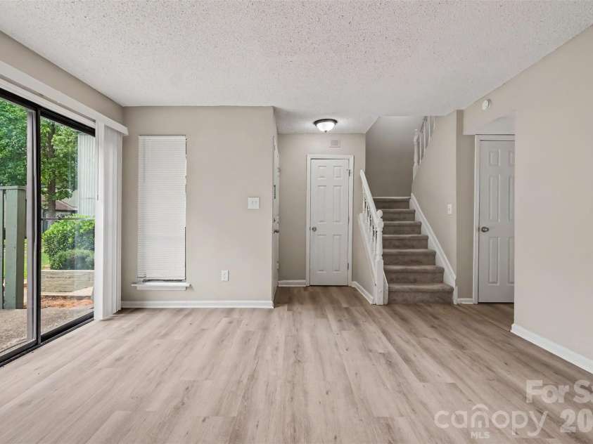 6144 Bent Tree Court, Charlotte, NC 28212.  MLS# CAR4419080, YatesRealty ID 47282. 