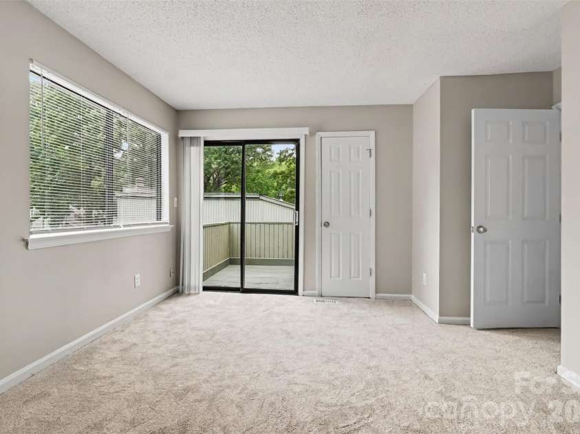 6144 Bent Tree Court, Charlotte, NC 28212.  MLS# CAR4419080, YatesRealty ID 47282. 