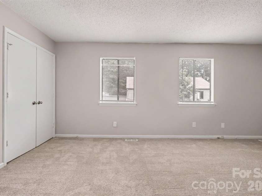 6144 Bent Tree Court, Charlotte, NC 28212.  MLS# CAR4419080, YatesRealty ID 47282. 